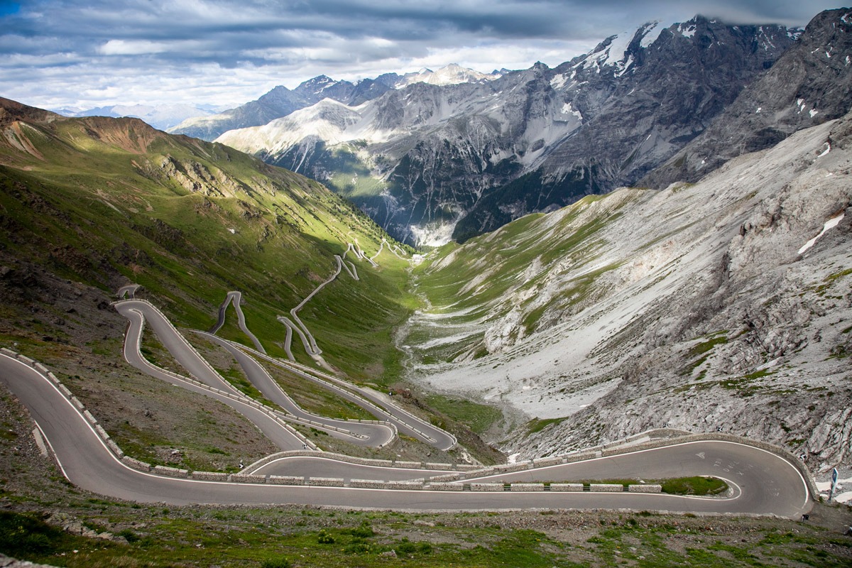 10 Viaggi in auto da sogno in Italia per gli appassionati di motori