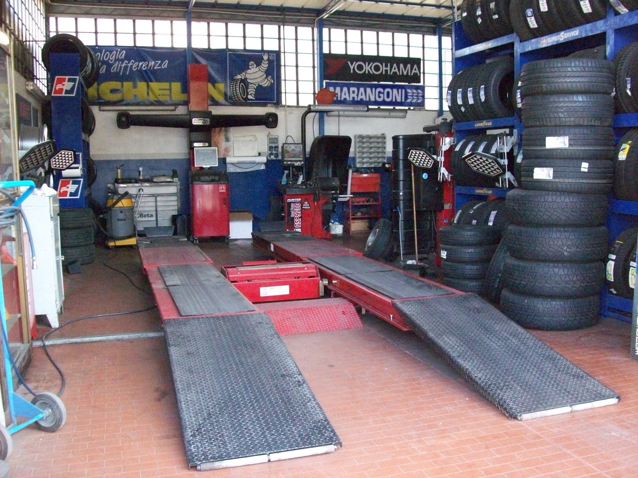 Manutenzione Pneumatici Auto: Guida Completa per Sicurezza e Durata